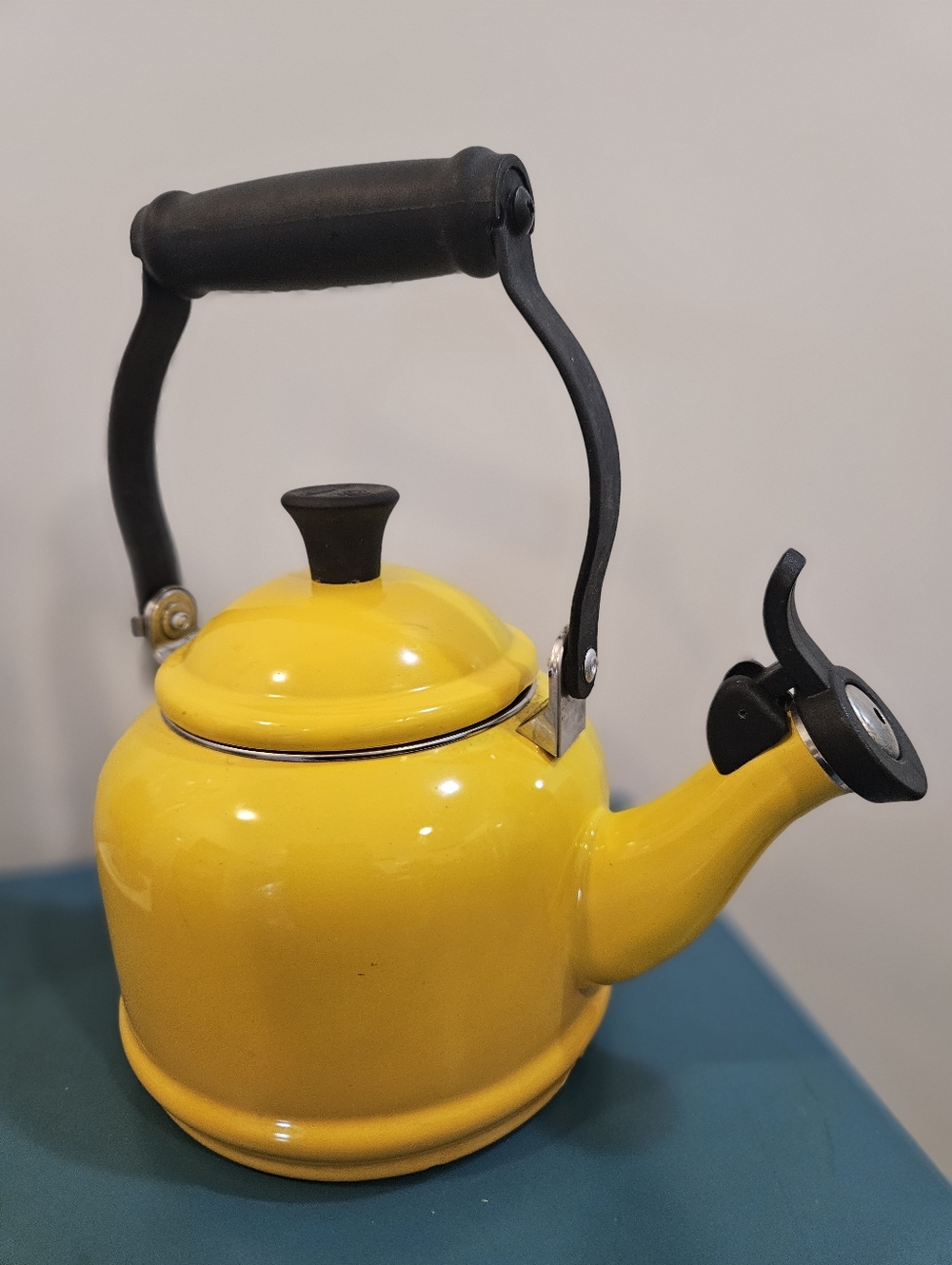 Le Creuset Demi Tea Kettle Yellow